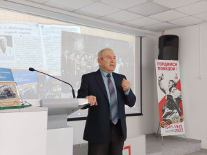 "ЕСТЬ НА ЗЕМЛЕ ПРОФЕССИЯ - ХИРУРГ, ВАЖНЕЙ КОТОРОЙ, МОЖЕТ БЫТЬ, И НЕТ..."